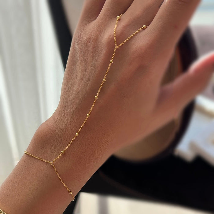 Bracelet-Bague Doré — Chaîne de Main porté